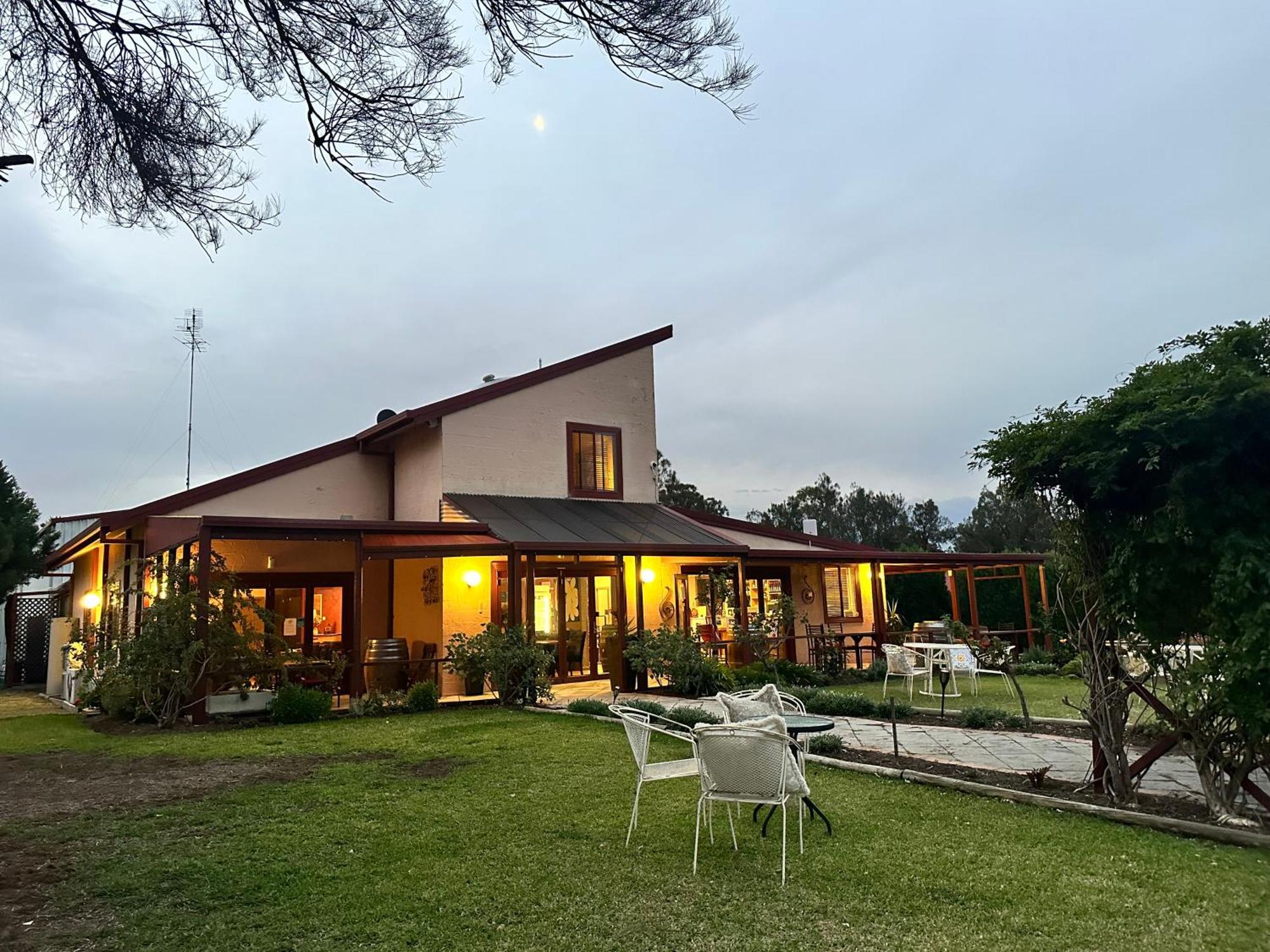 Nightingale Villas Broke Exterior foto